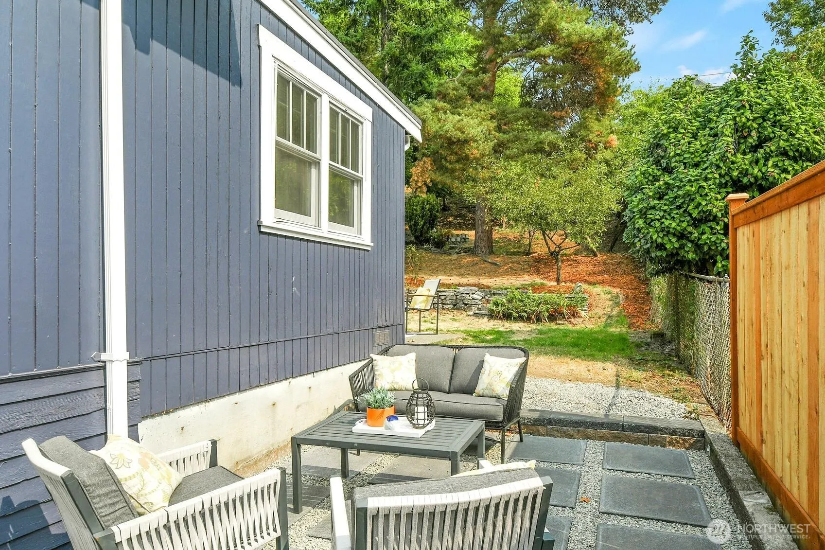 4022 Dayton Avenue N, Seattle, WA 98103