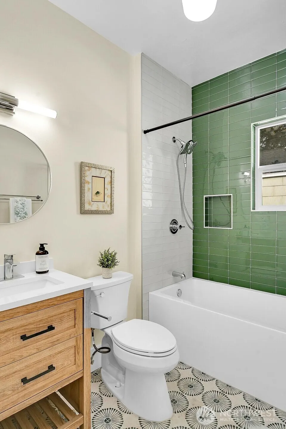 4022 Dayton Avenue N, Seattle, WA 98103