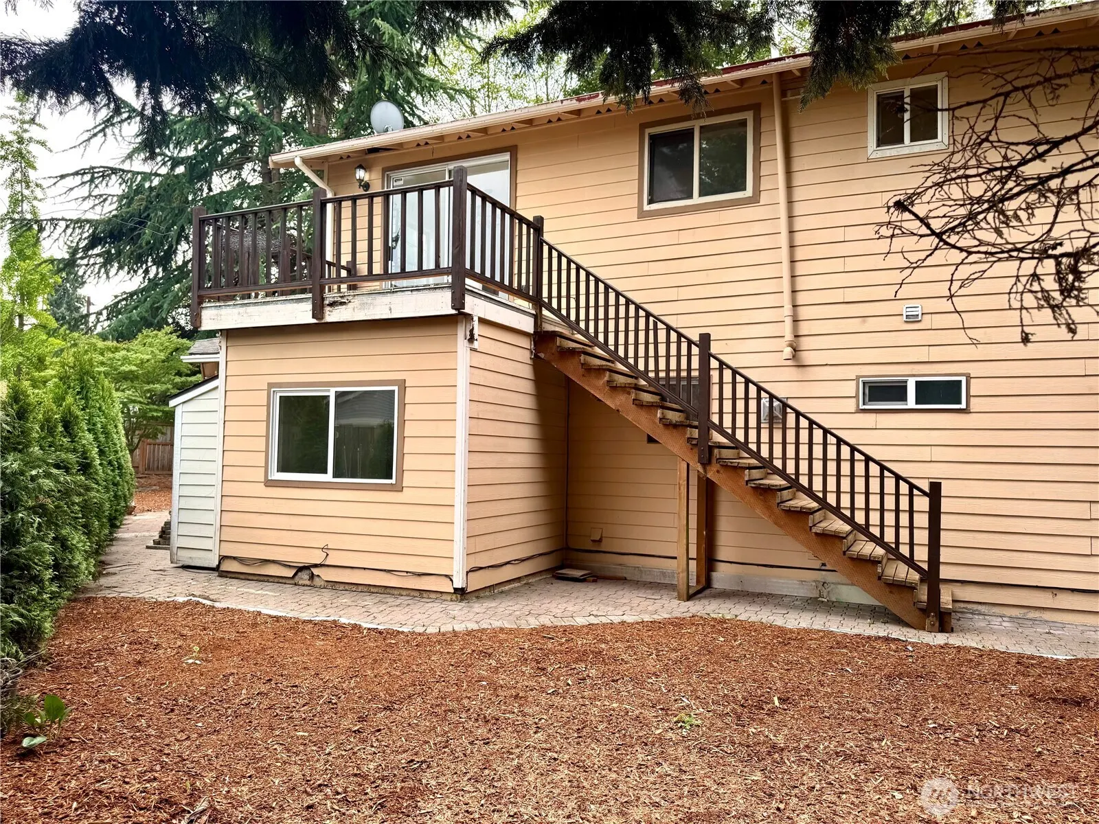4016 Burton Place W, Seattle, WA 98199-1920