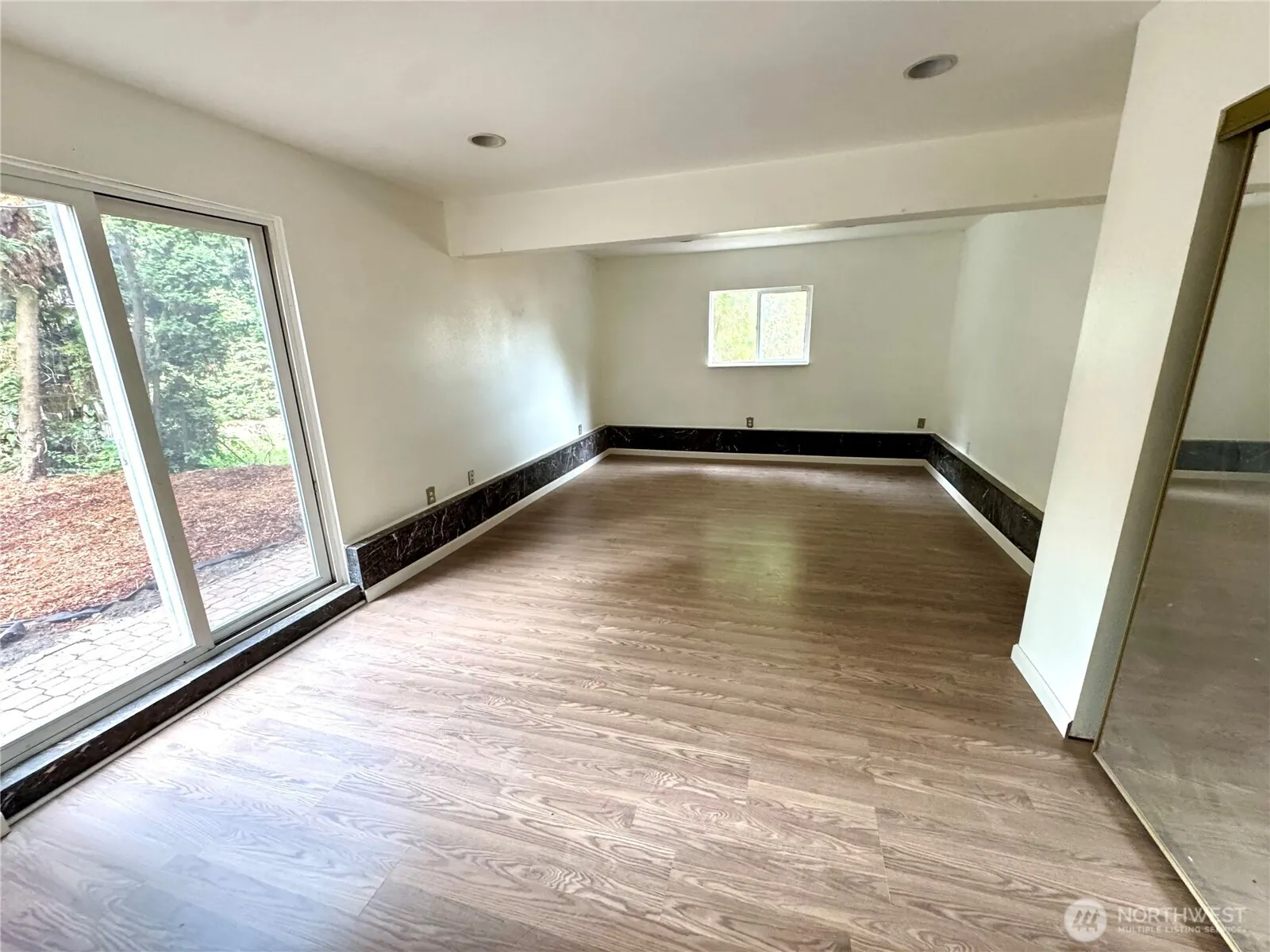 4016 Burton Place W, Seattle, WA 98199-1920