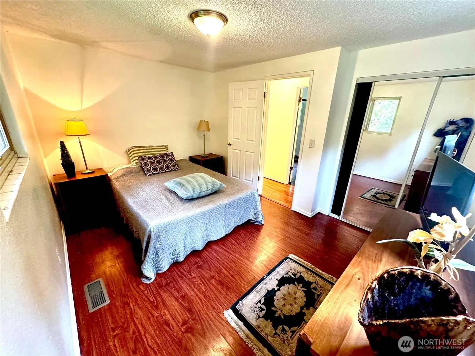 4016 Burton Place W, Seattle, WA 98199-1920