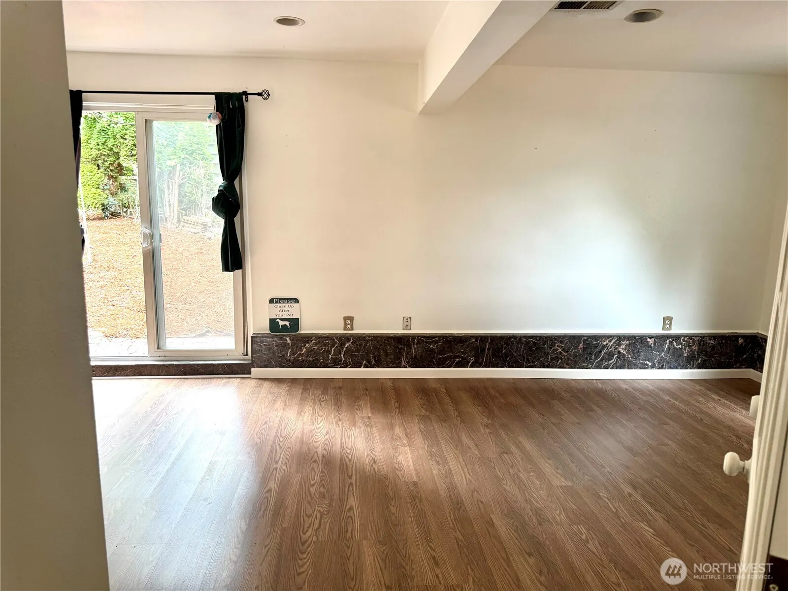 4016 Burton Place W, Seattle, WA 98199-1920