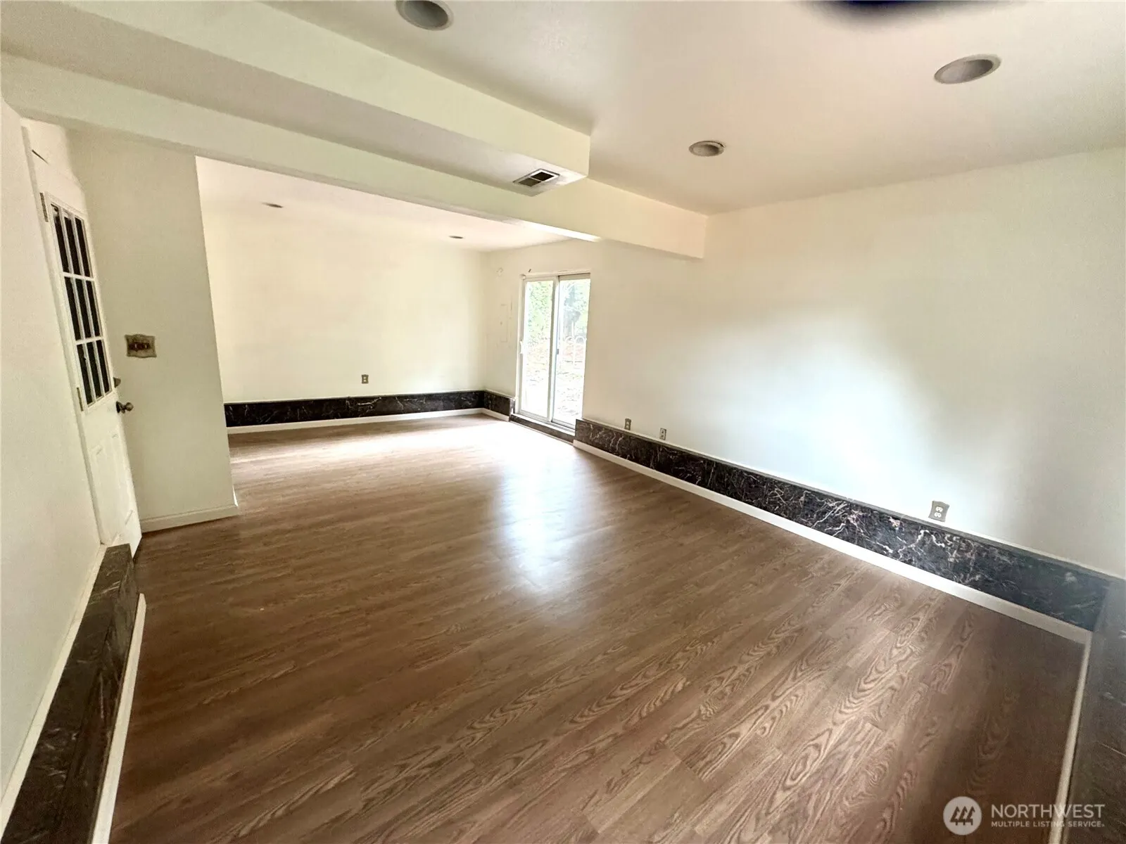4016 Burton Place W, Seattle, WA 98199-1920