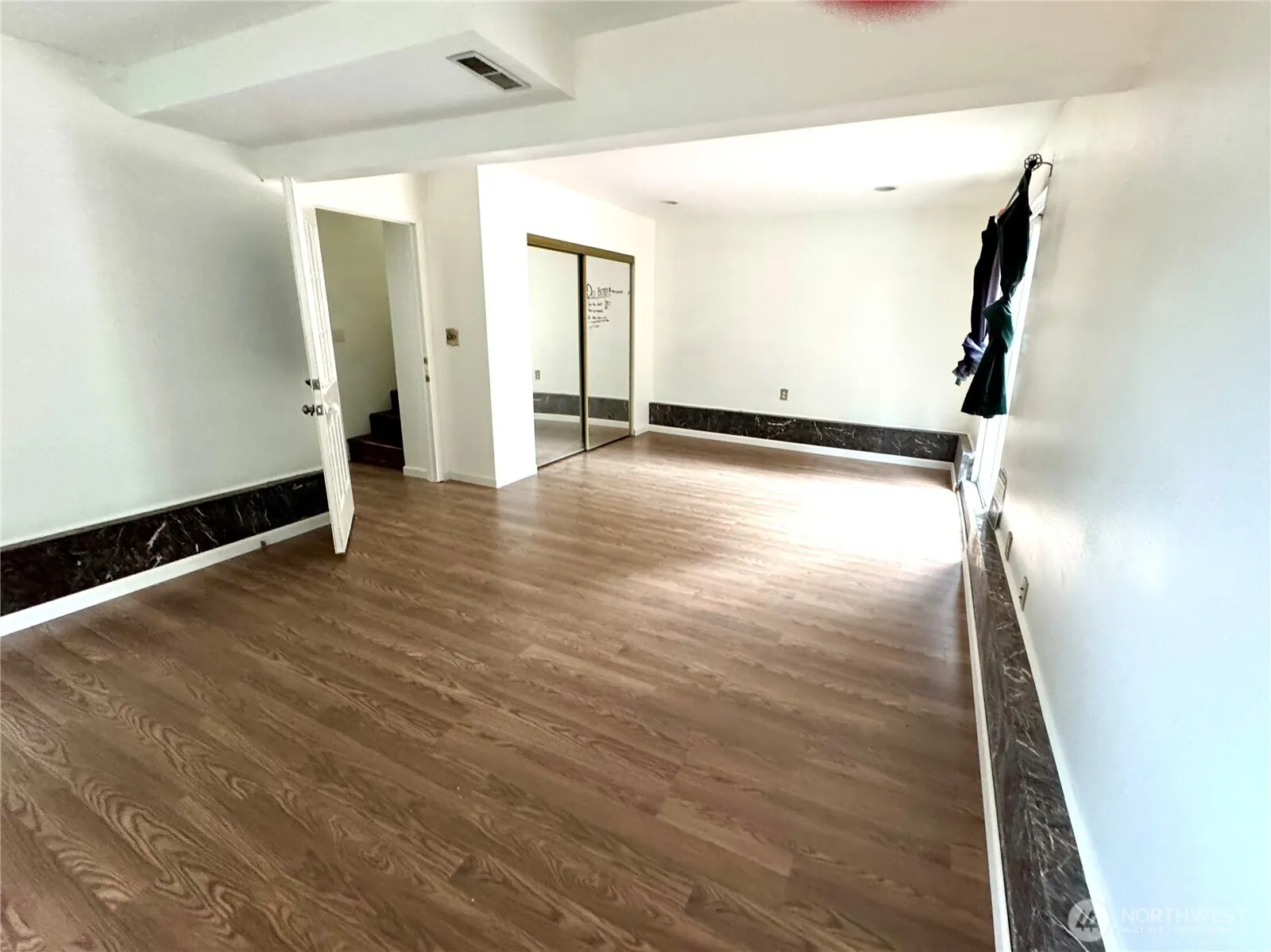 4016 Burton Place W, Seattle, WA 98199-1920