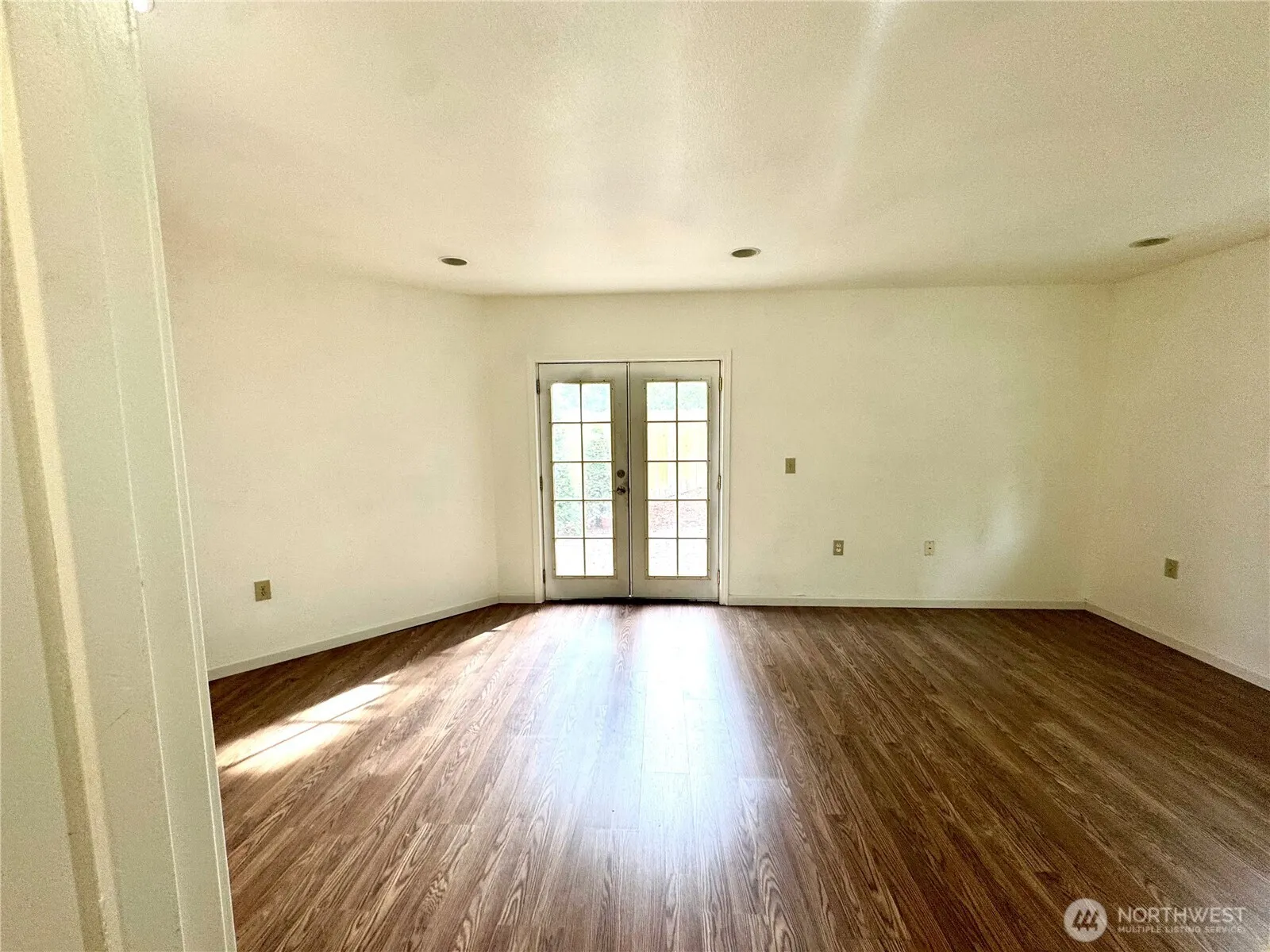 4016 Burton Place W, Seattle, WA 98199-1920