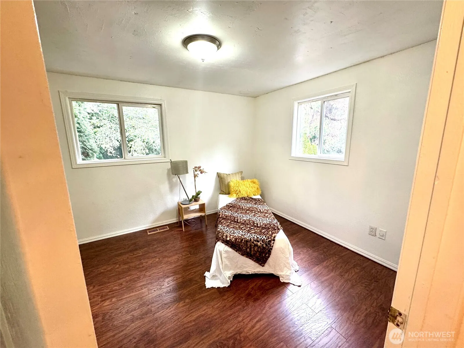 4016 Burton Place W, Seattle, WA 98199-1920