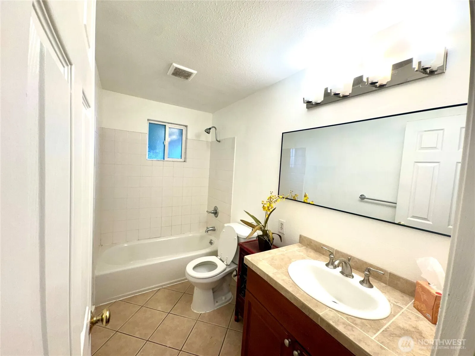 4016 Burton Place W, Seattle, WA 98199-1920