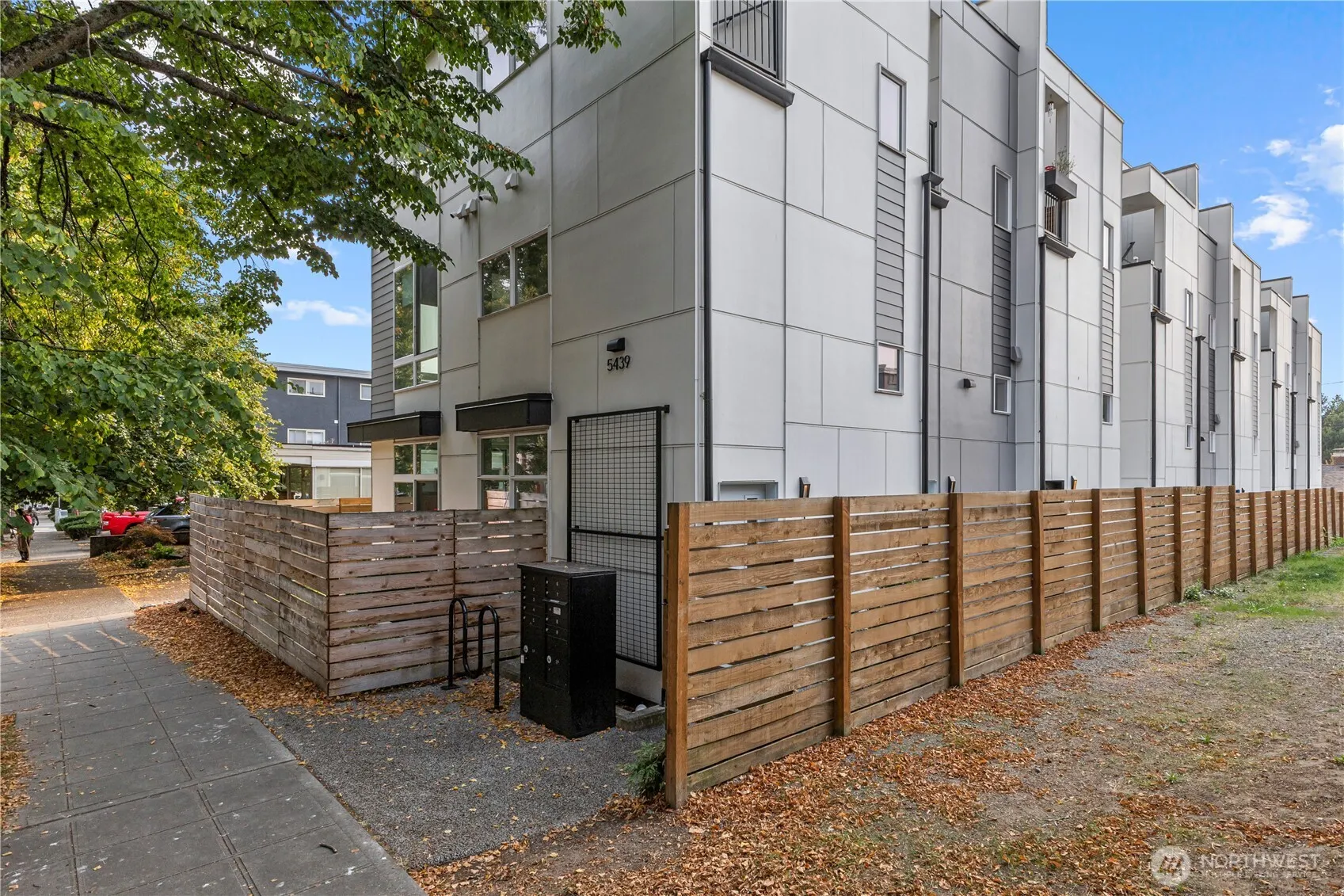 5439 California Avenue SW #H, Seattle, WA 98136