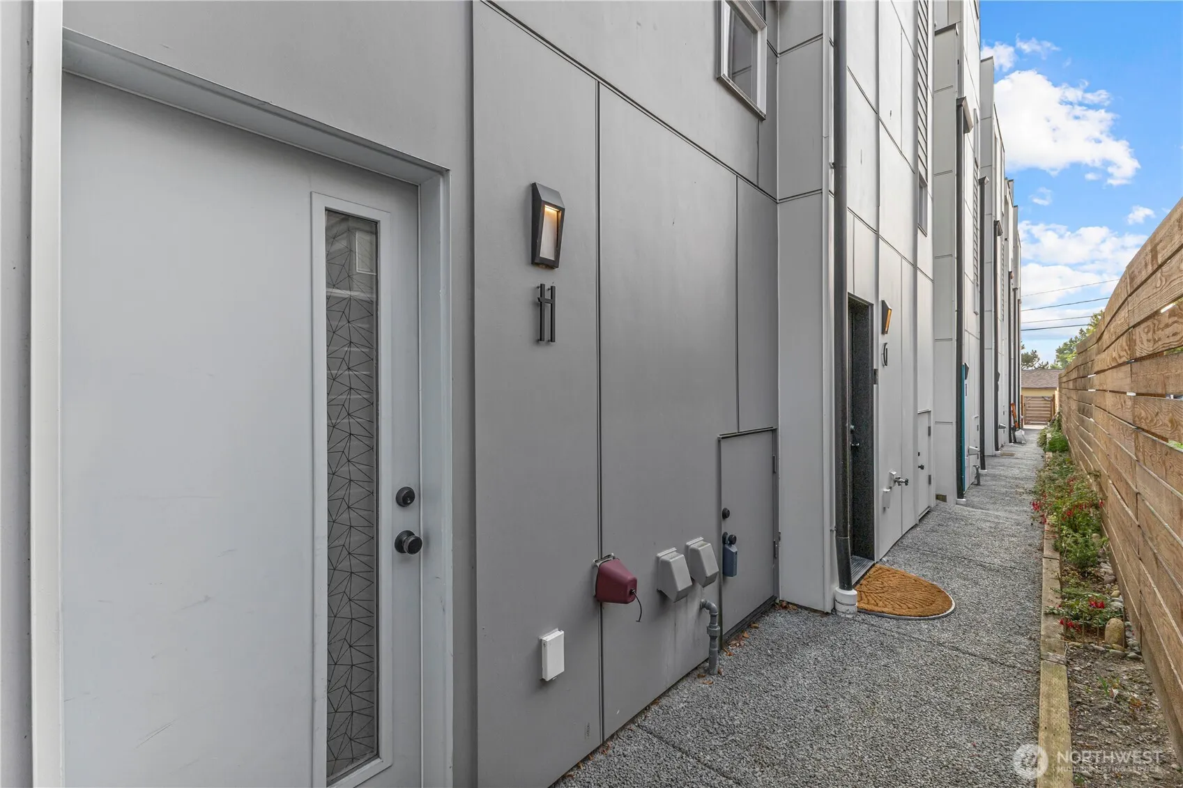 5439 California Avenue SW #H, Seattle, WA 98136