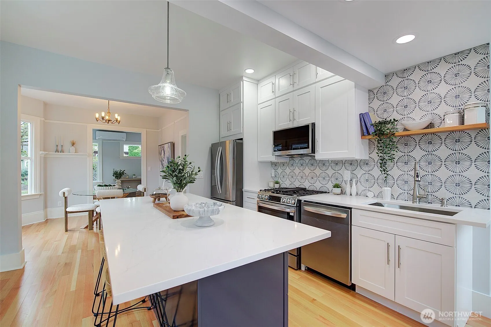 934 25th Avenue S, Seattle, WA 98144