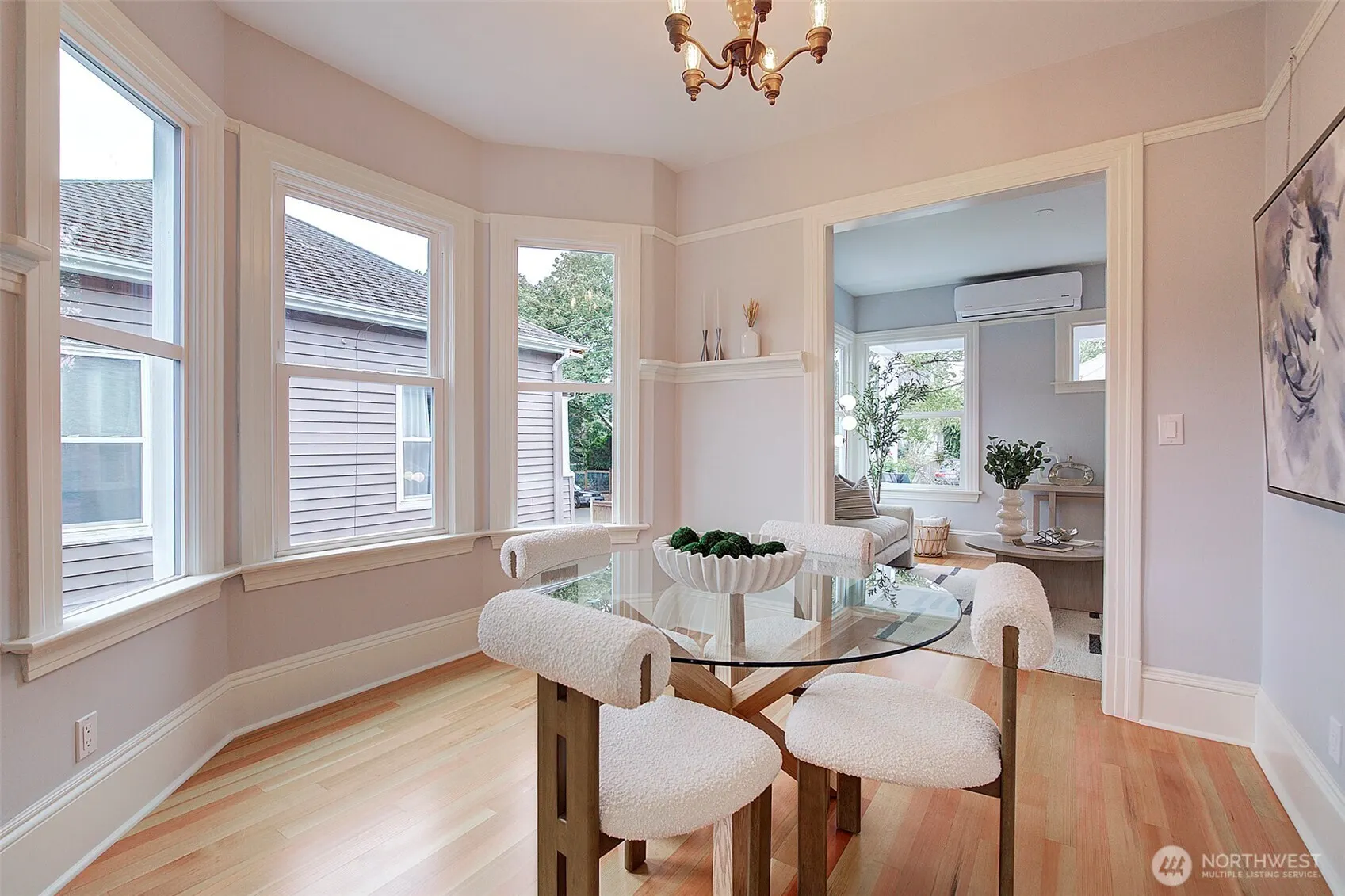 934 25th Avenue S, Seattle, WA 98144