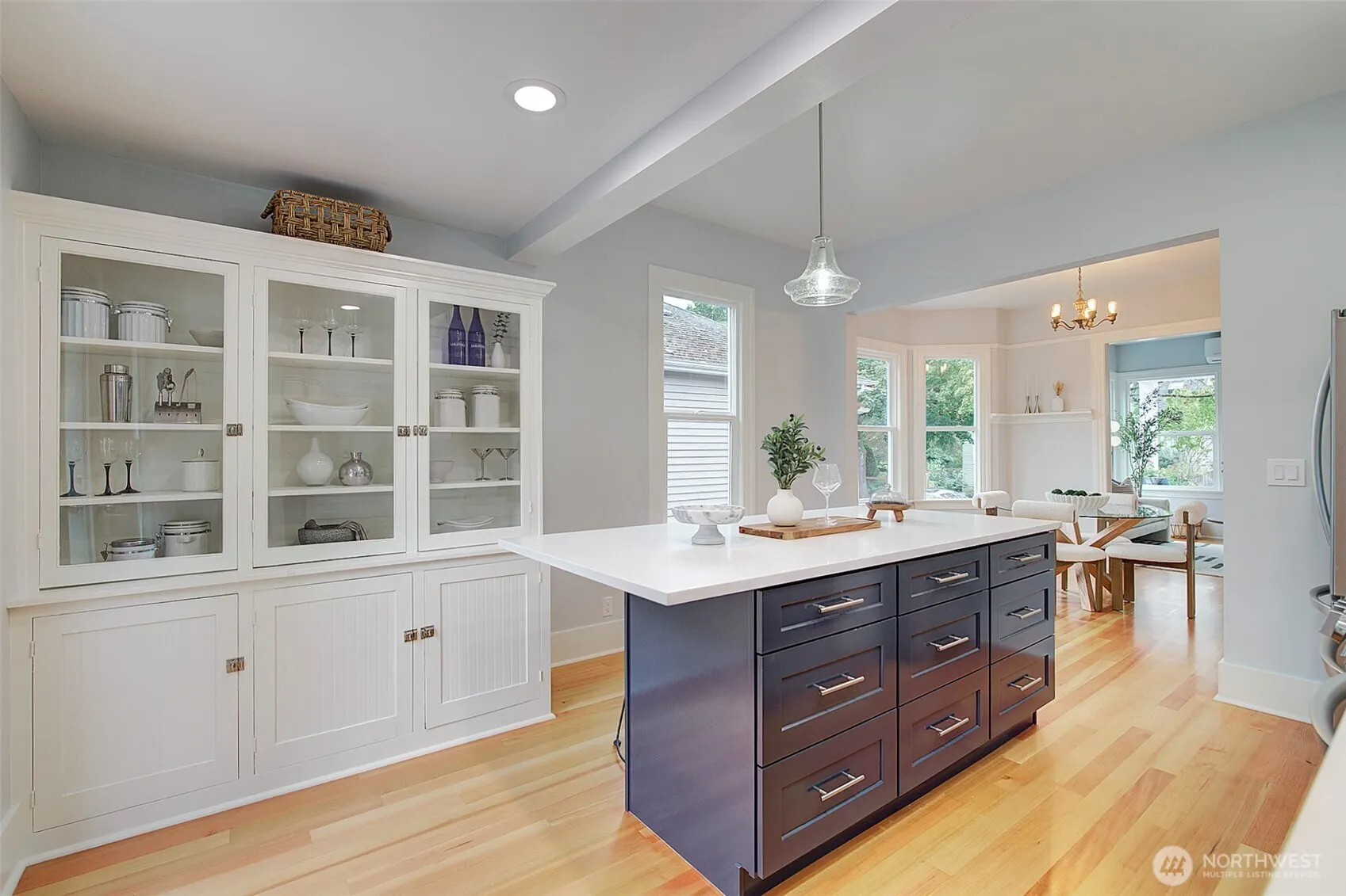 934 25th Avenue S, Seattle, WA 98144