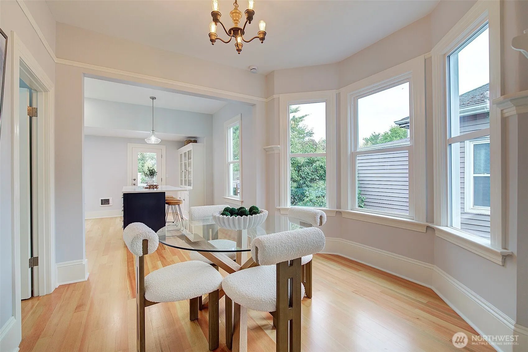 934 25th Avenue S, Seattle, WA 98144