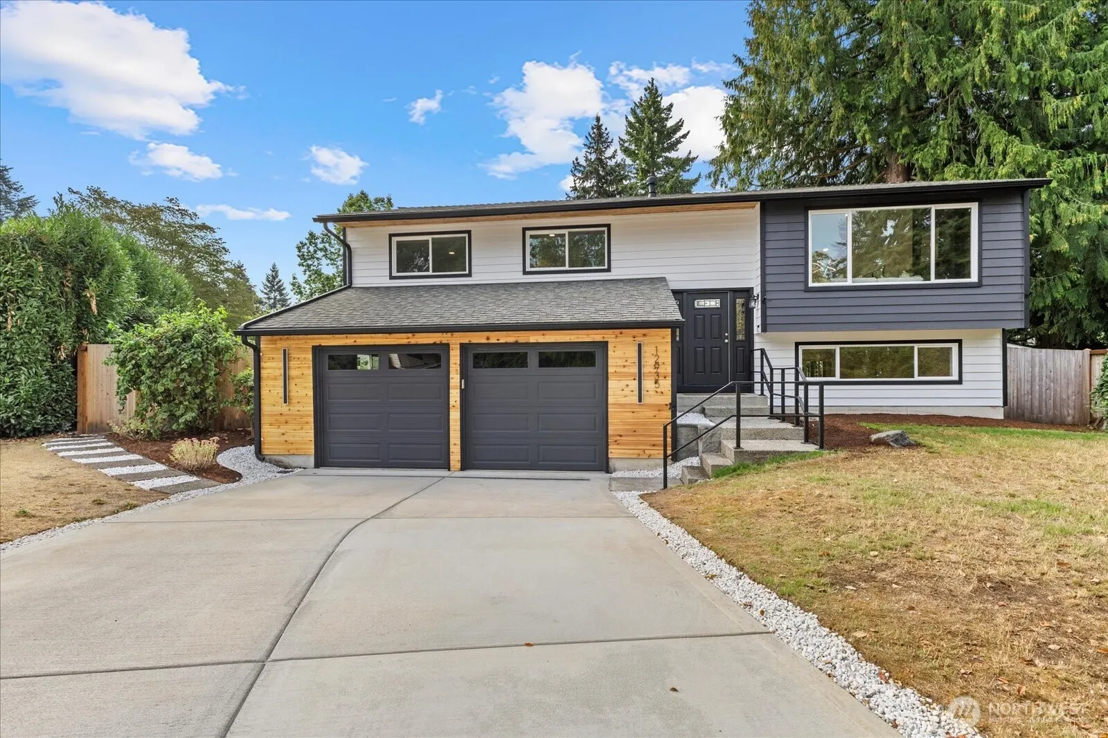 12935 NE 131st Street , Kirkland, WA 98034