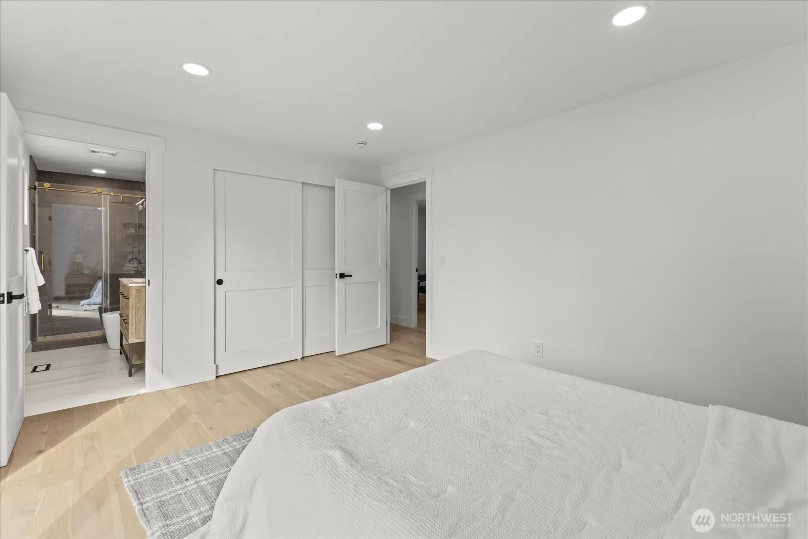 12935 NE 131st Street , Kirkland, WA 98034