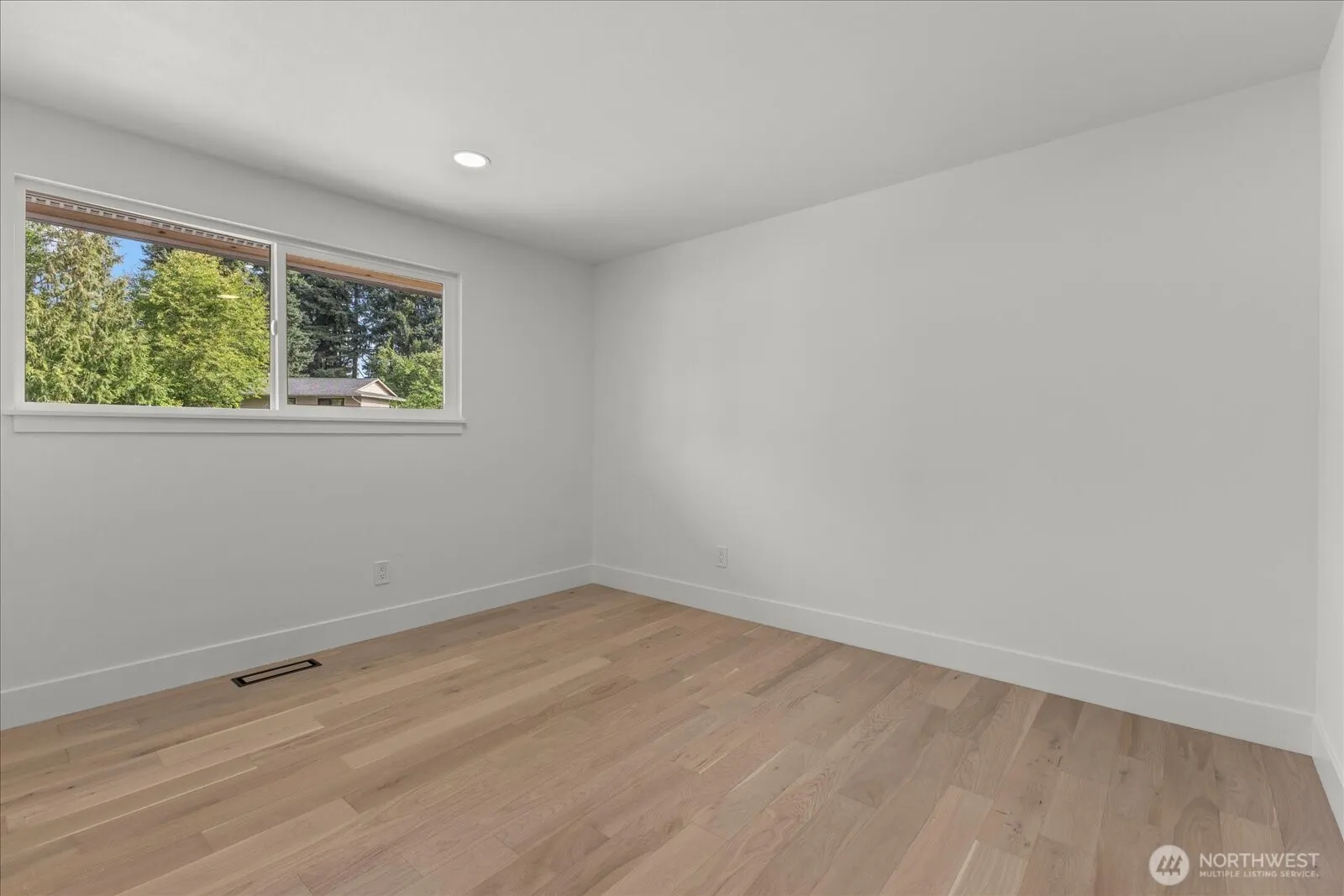 12935 NE 131st Street , Kirkland, WA 98034