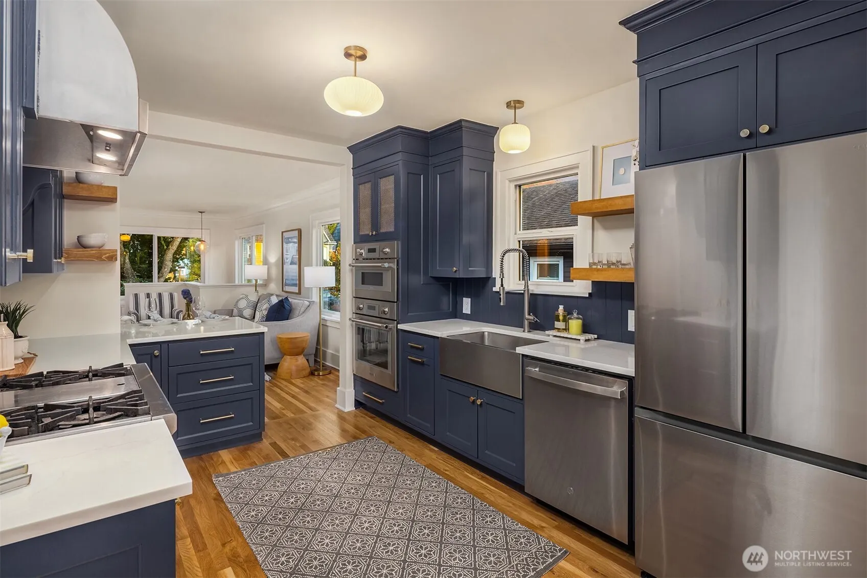 7523 12th Avenue NW, Seattle, WA 98117