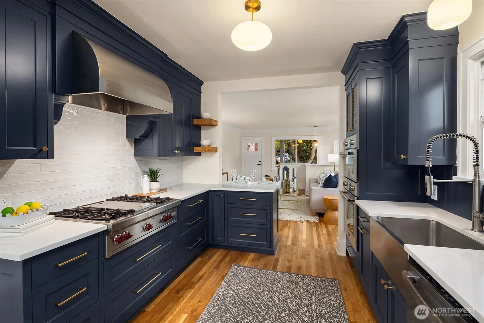 7523 12th Avenue NW, Seattle, WA 98117