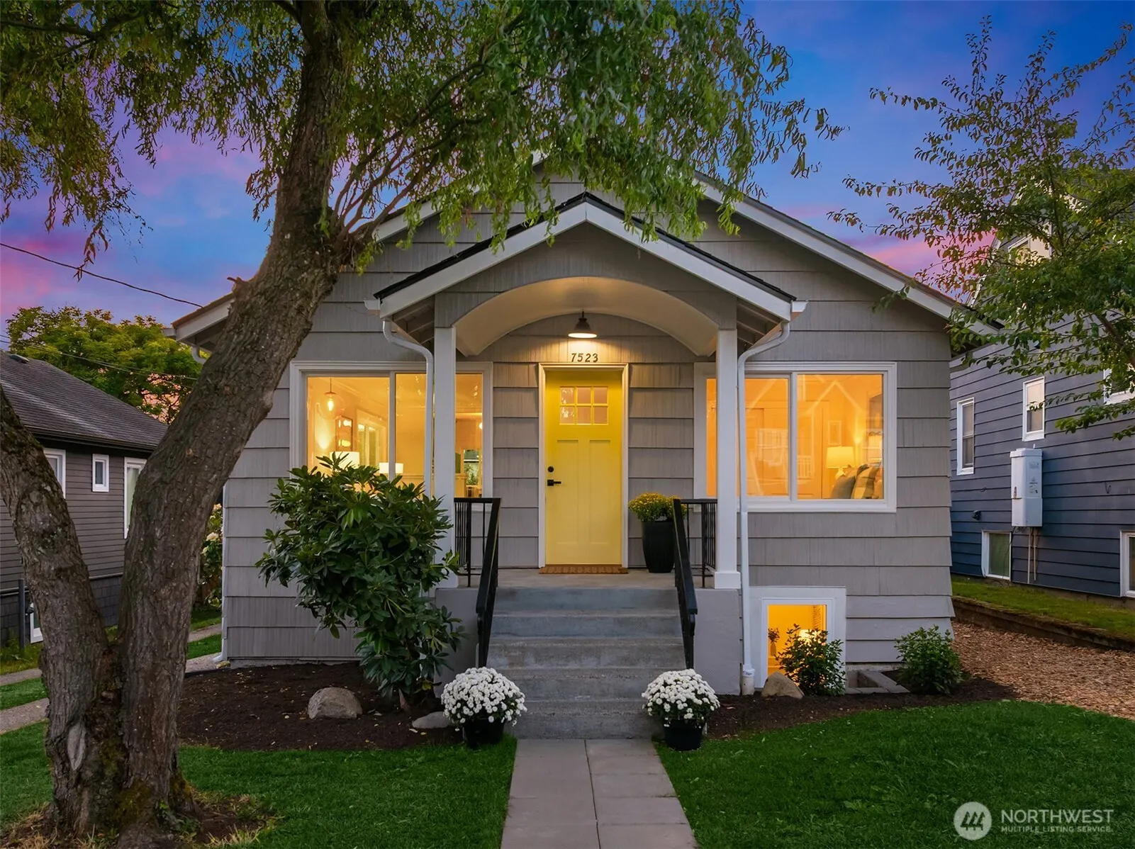 7523 12th Avenue NW, Seattle, WA 98117