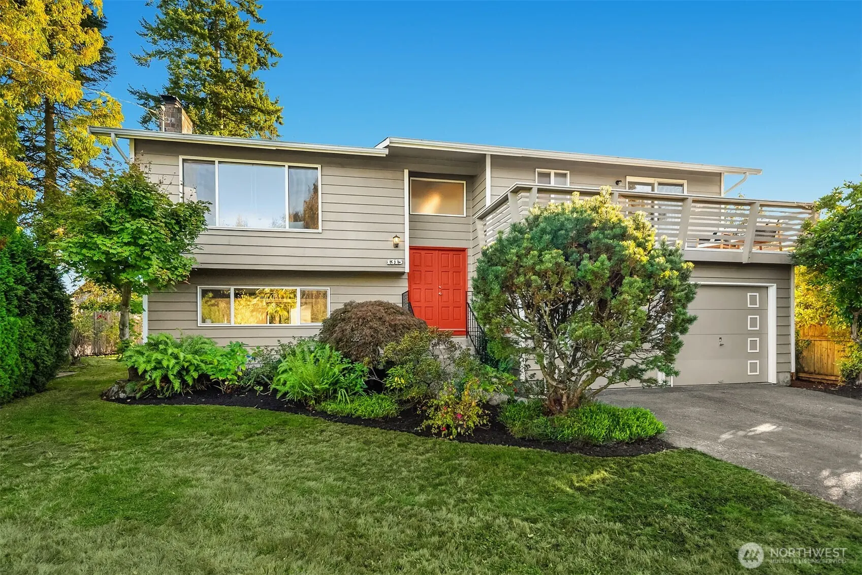 1315 NW 103rd Street , Seattle, WA 98177