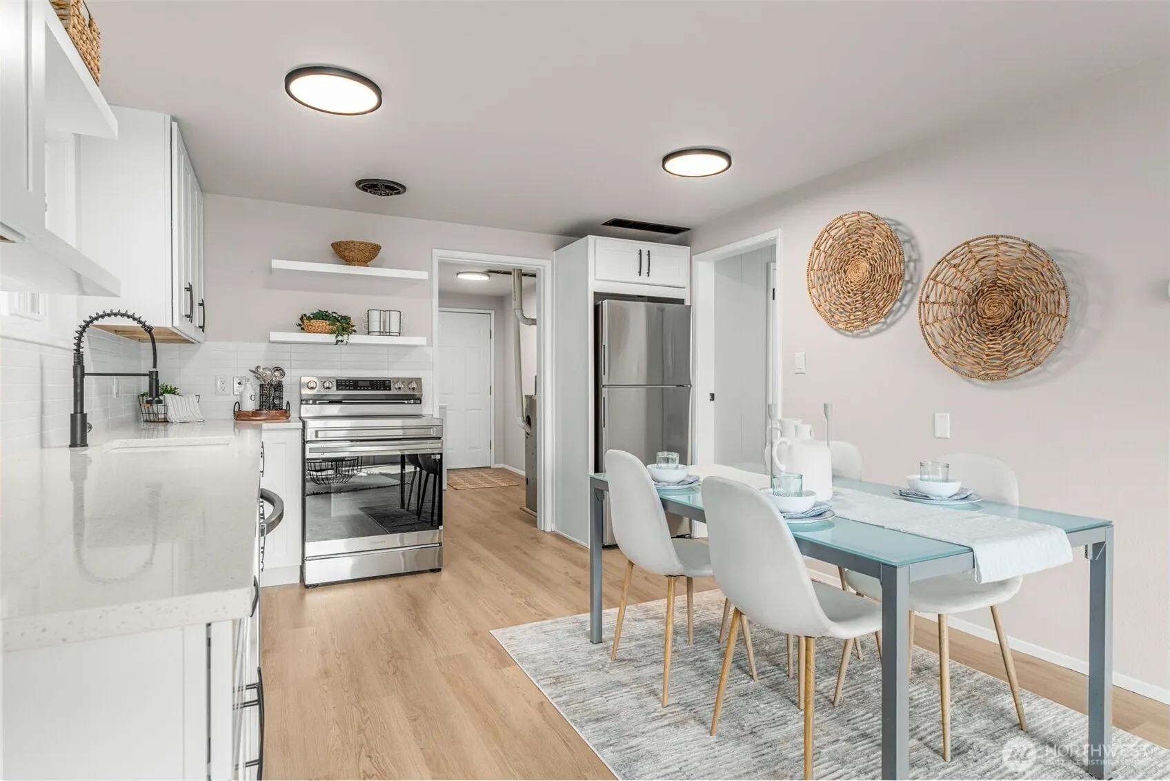 724 N 104th Street , Seattle, WA 98133