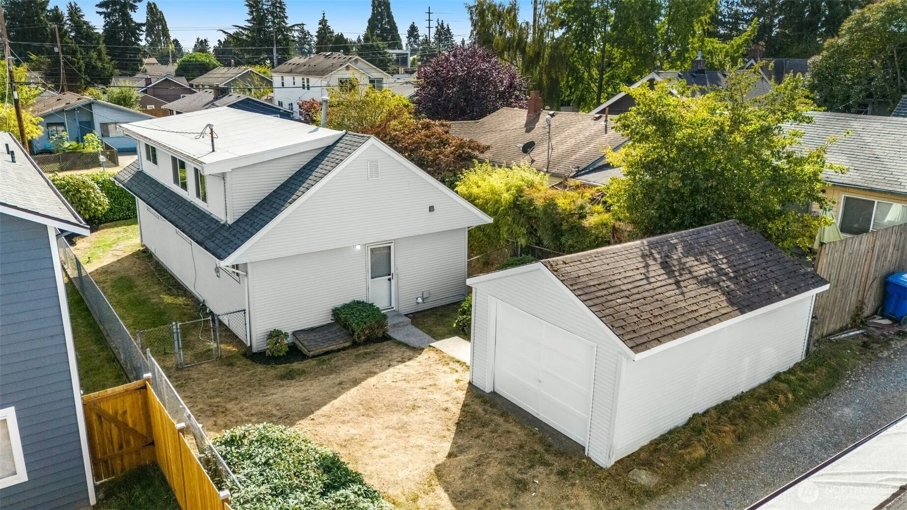 724 N 104th Street , Seattle, WA 98133