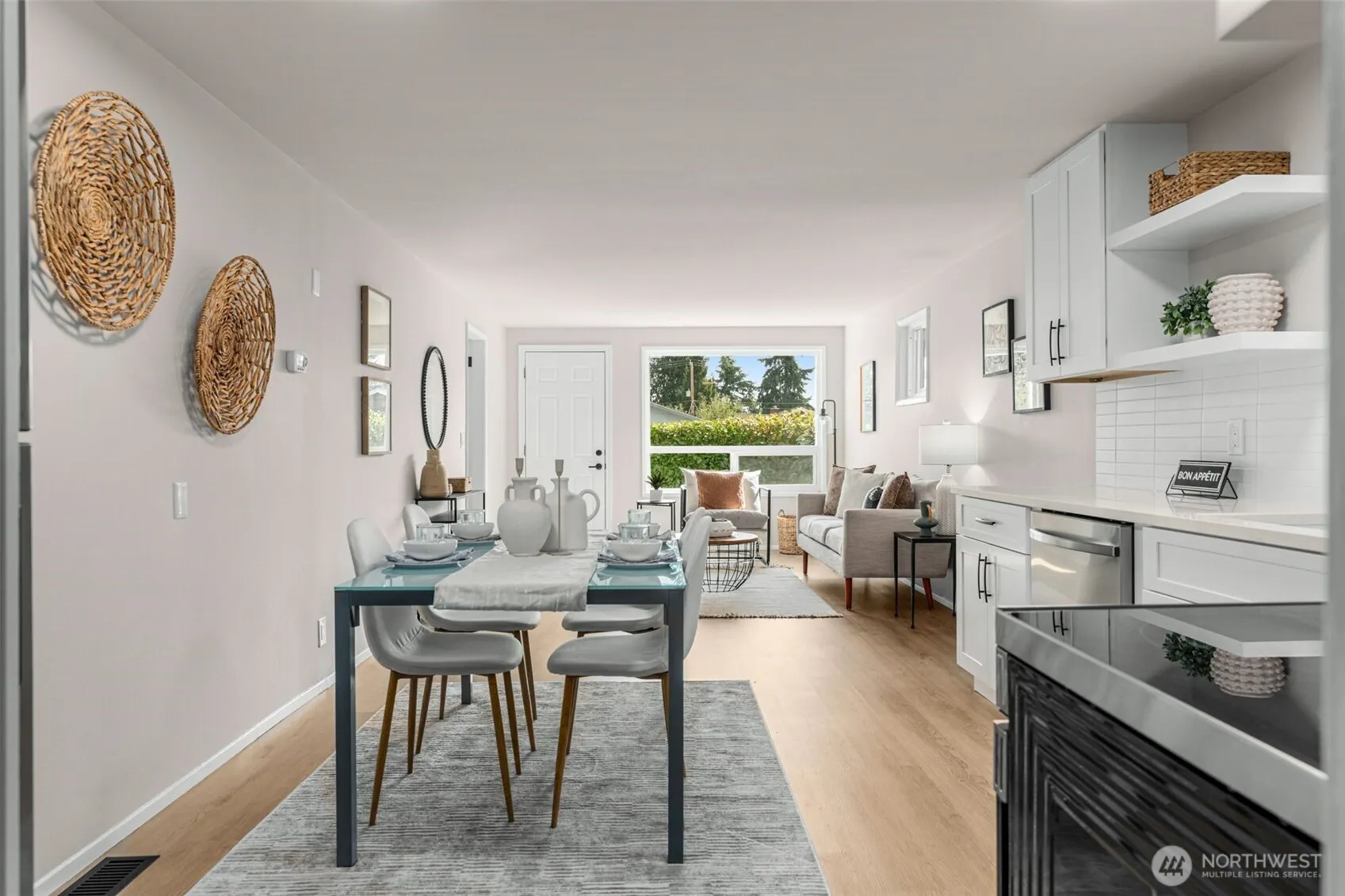 724 N 104th Street , Seattle, WA 98133