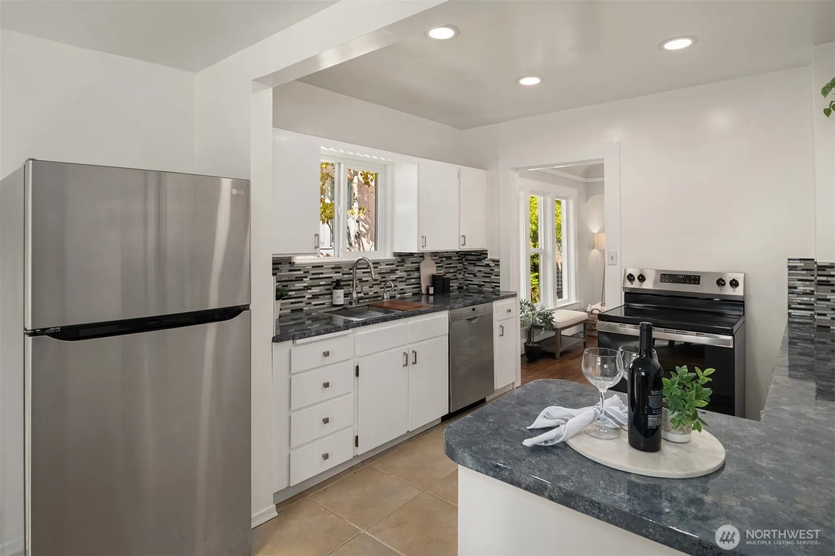 533 N 73rd Street , Seattle, WA 98103