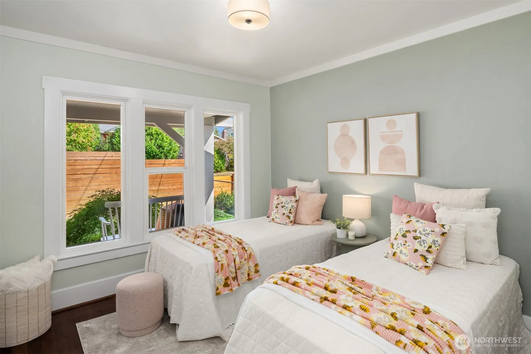 533 N 73rd Street , Seattle, WA 98103