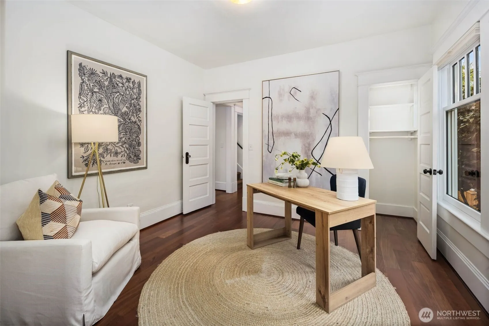 309 Lynn Street , Seattle, WA 98109