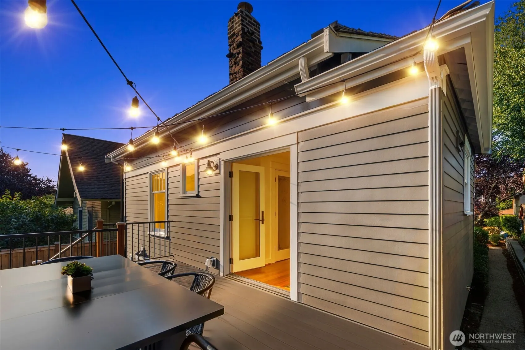 309 Lynn Street , Seattle, WA 98109