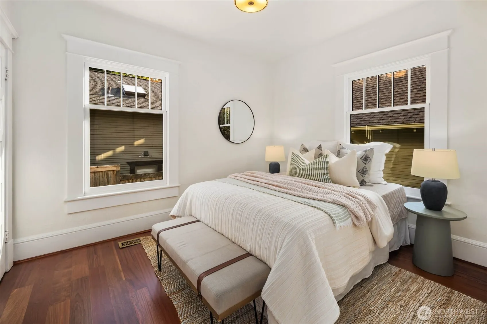 309 Lynn Street , Seattle, WA 98109