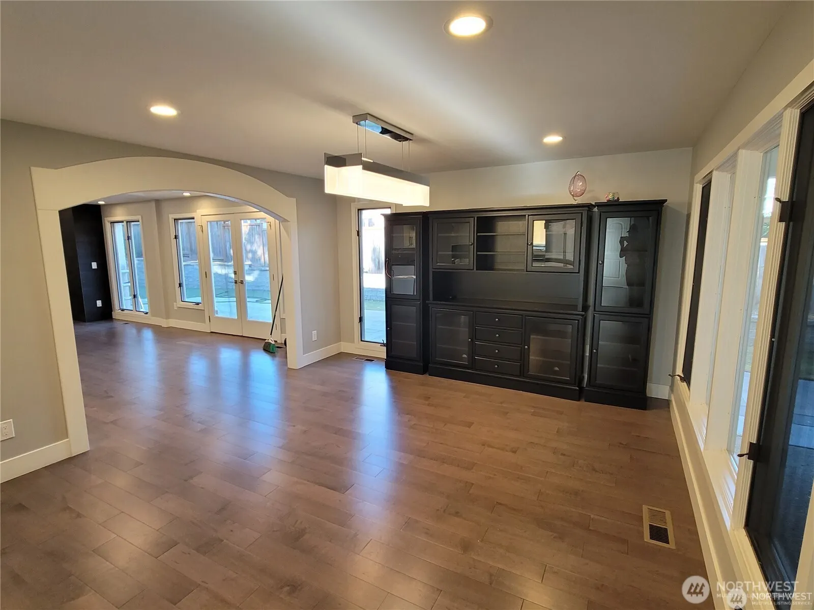 9004 NE 10TH , Bellevue, WA 98004