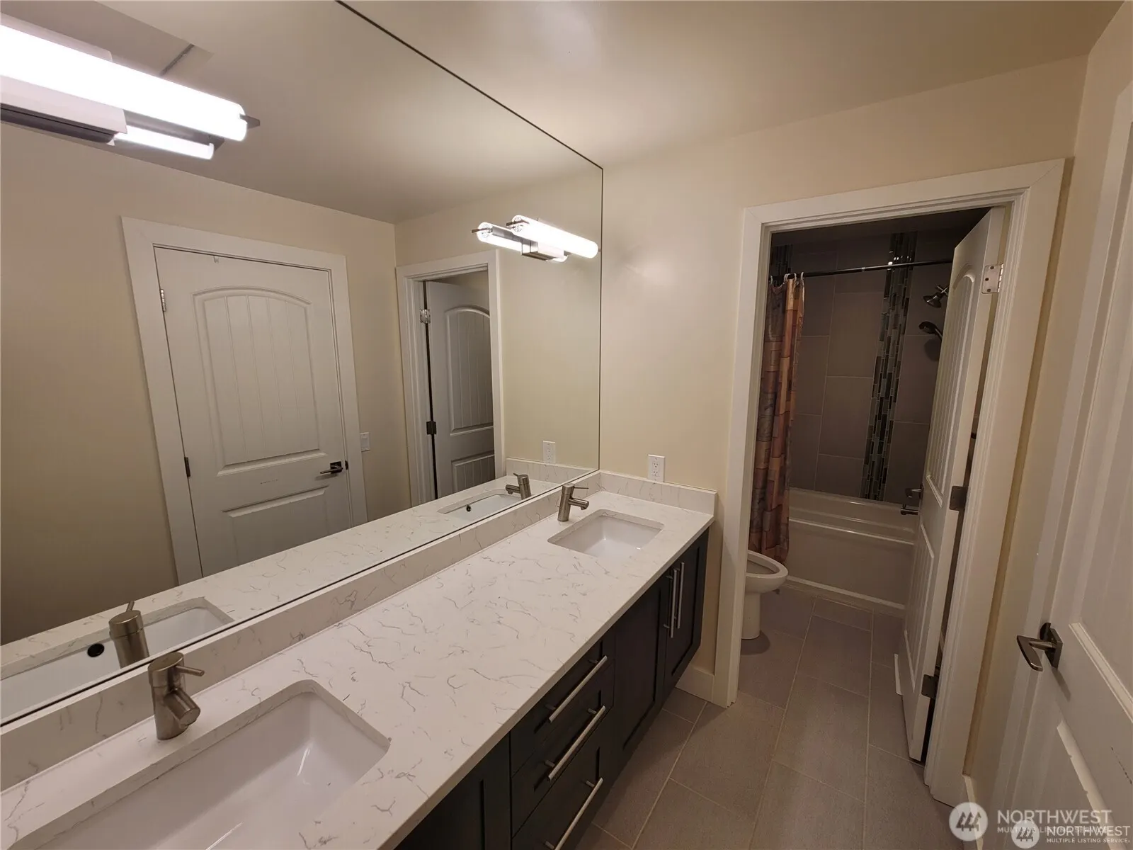 9004 NE 10TH , Bellevue, WA 98004