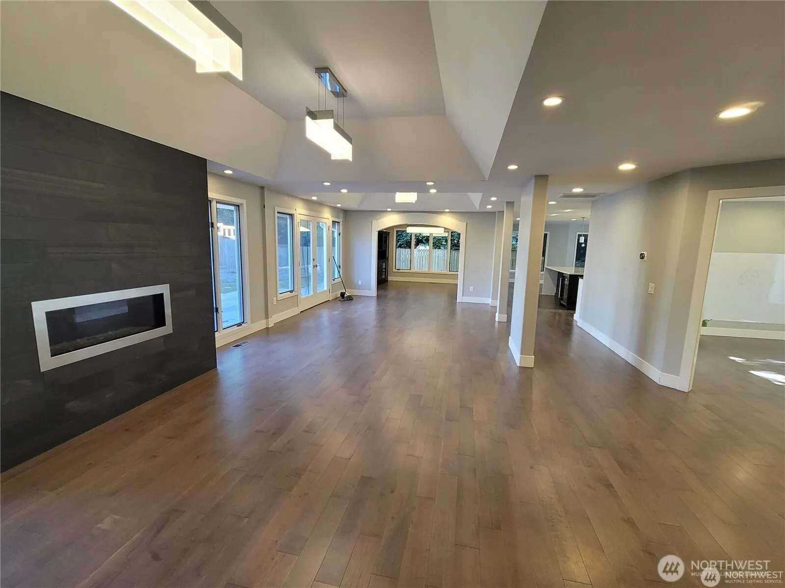 9004 NE 10TH , Bellevue, WA 98004