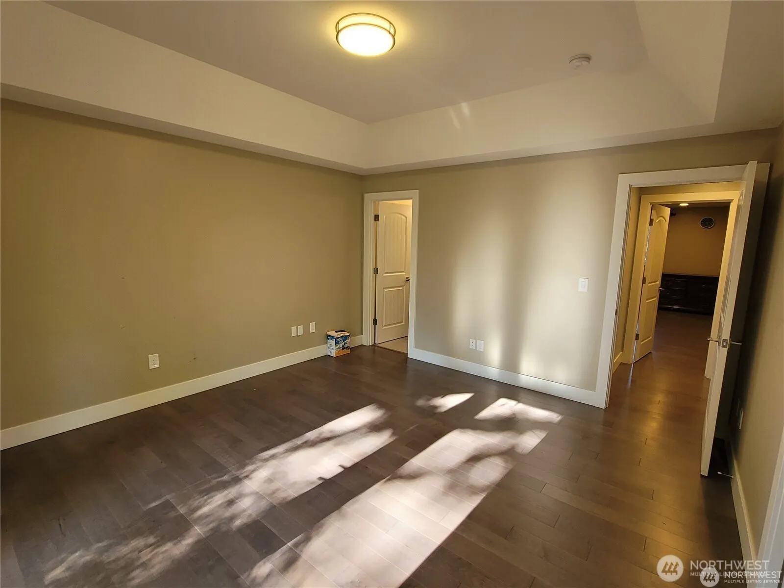 9004 NE 10TH , Bellevue, WA 98004