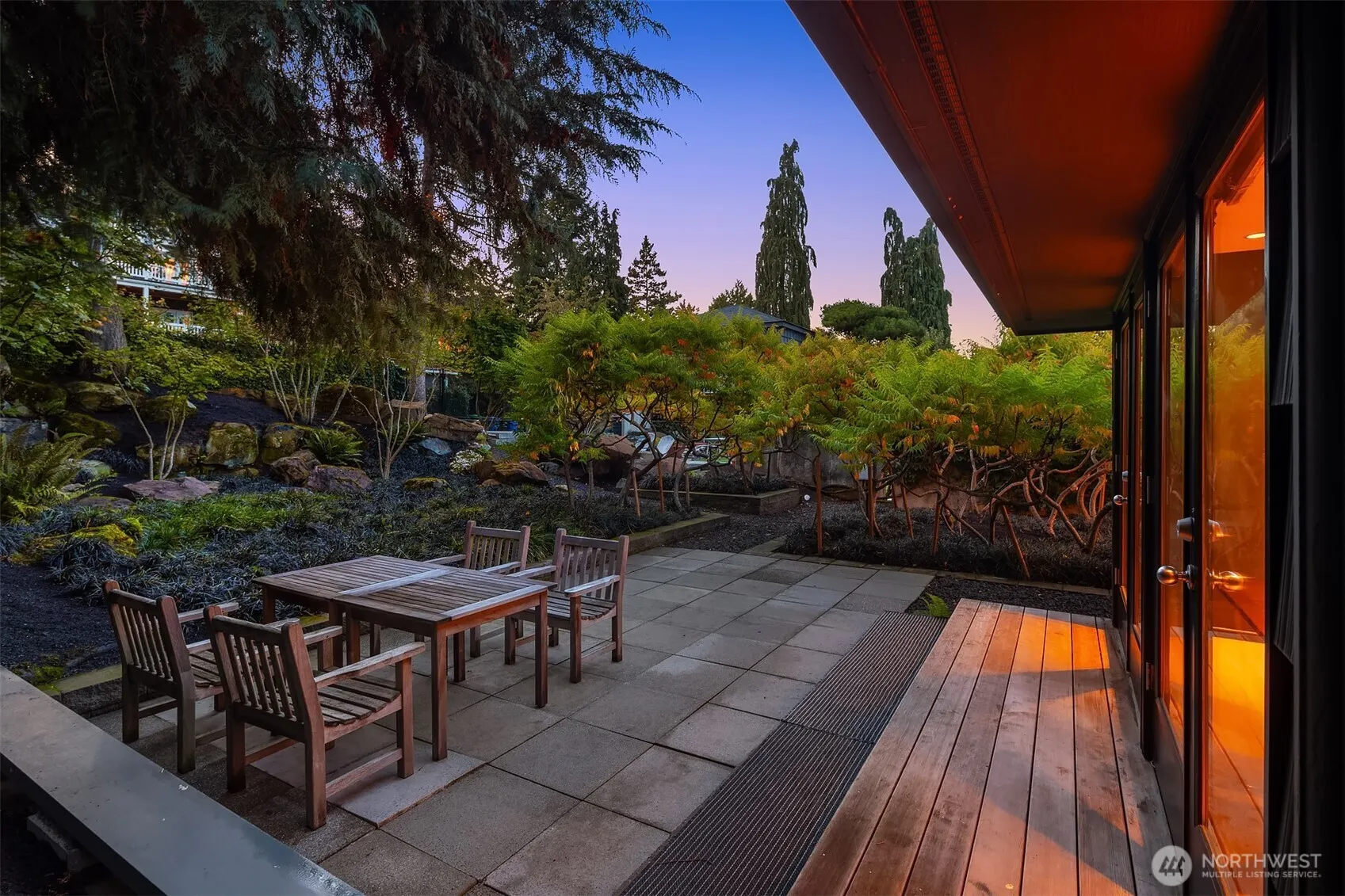 1207 26th Avenue E, Seattle, WA 98112-3630