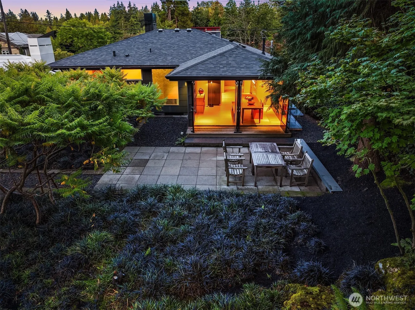 1207 26th Avenue E, Seattle, WA 98112-3630