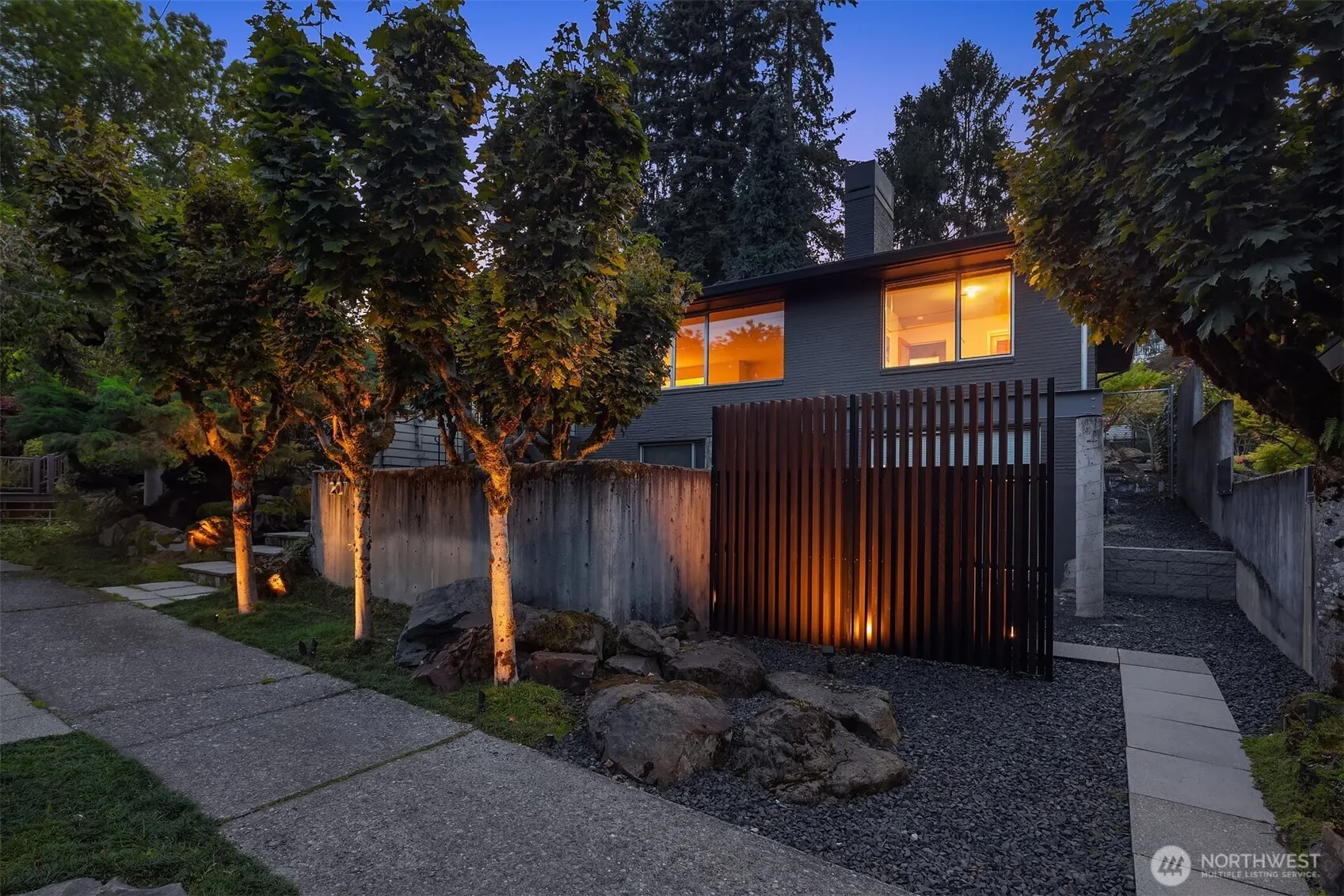 1207 26th Avenue E, Seattle, WA 98112-3630