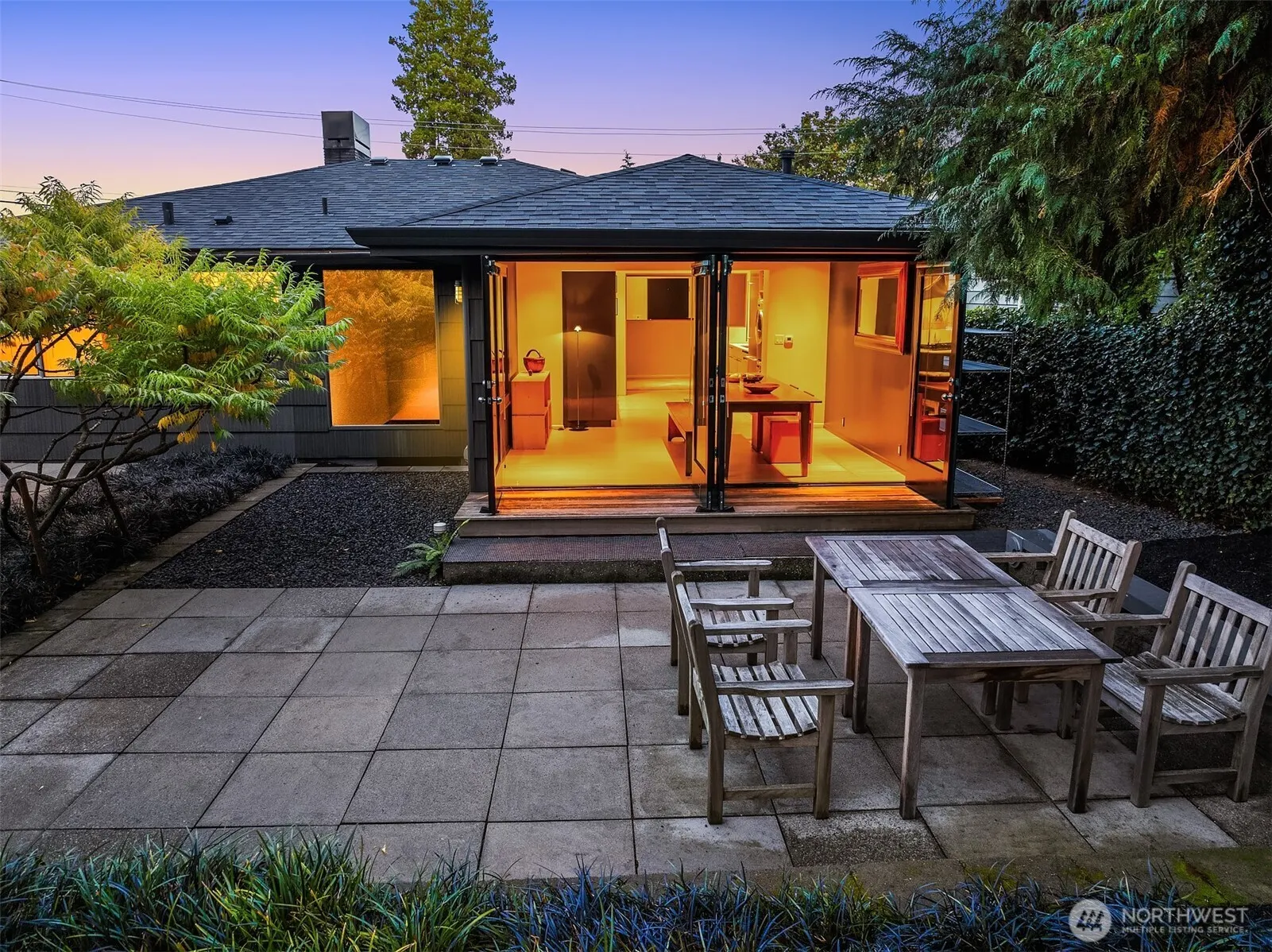 1207 26th Avenue E, Seattle, WA 98112-3630