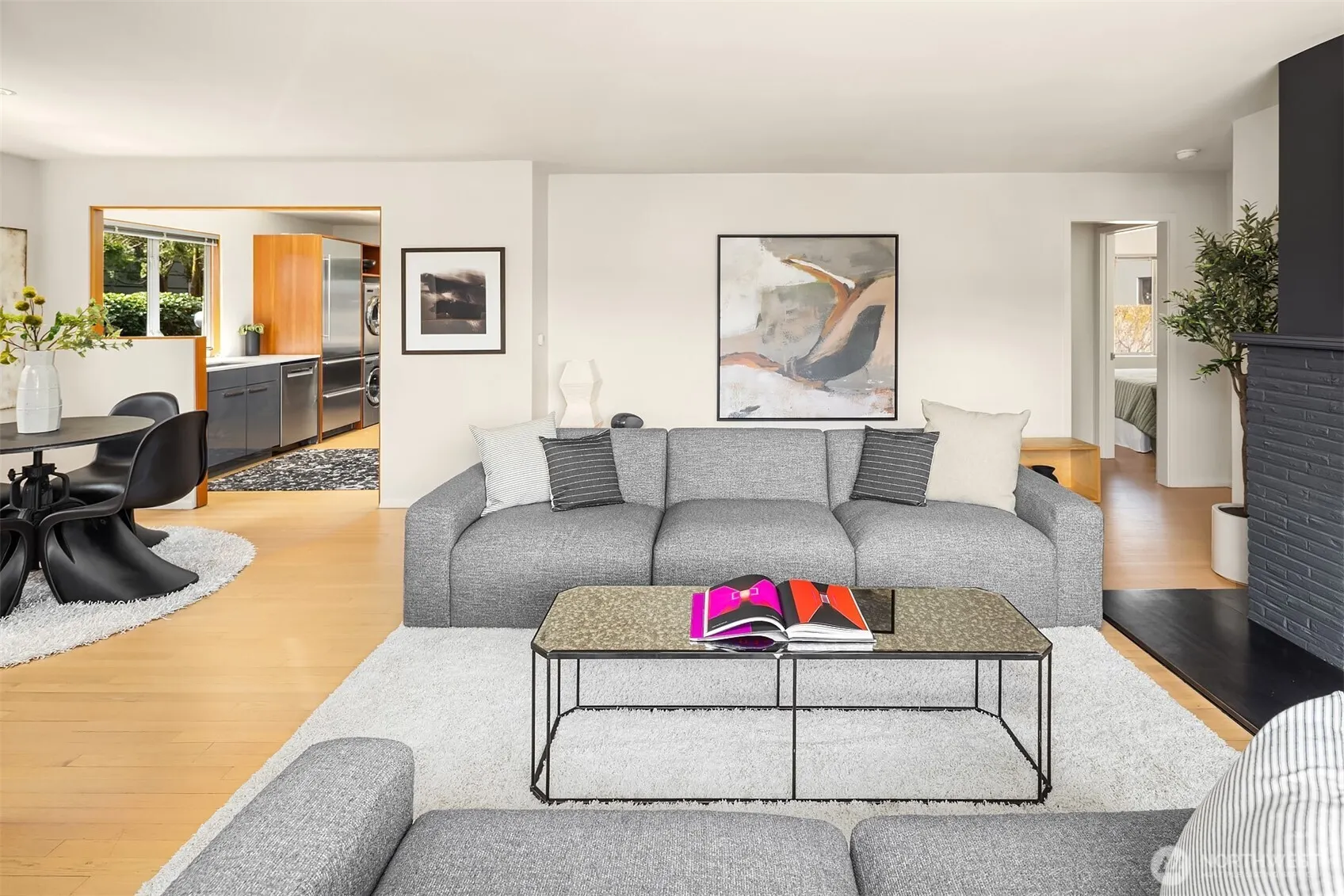 1207 26th Avenue E, Seattle, WA 98112-3630