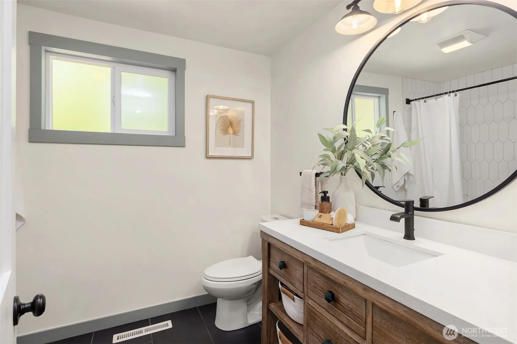 1552 N 128th Street , Seattle, WA 98133