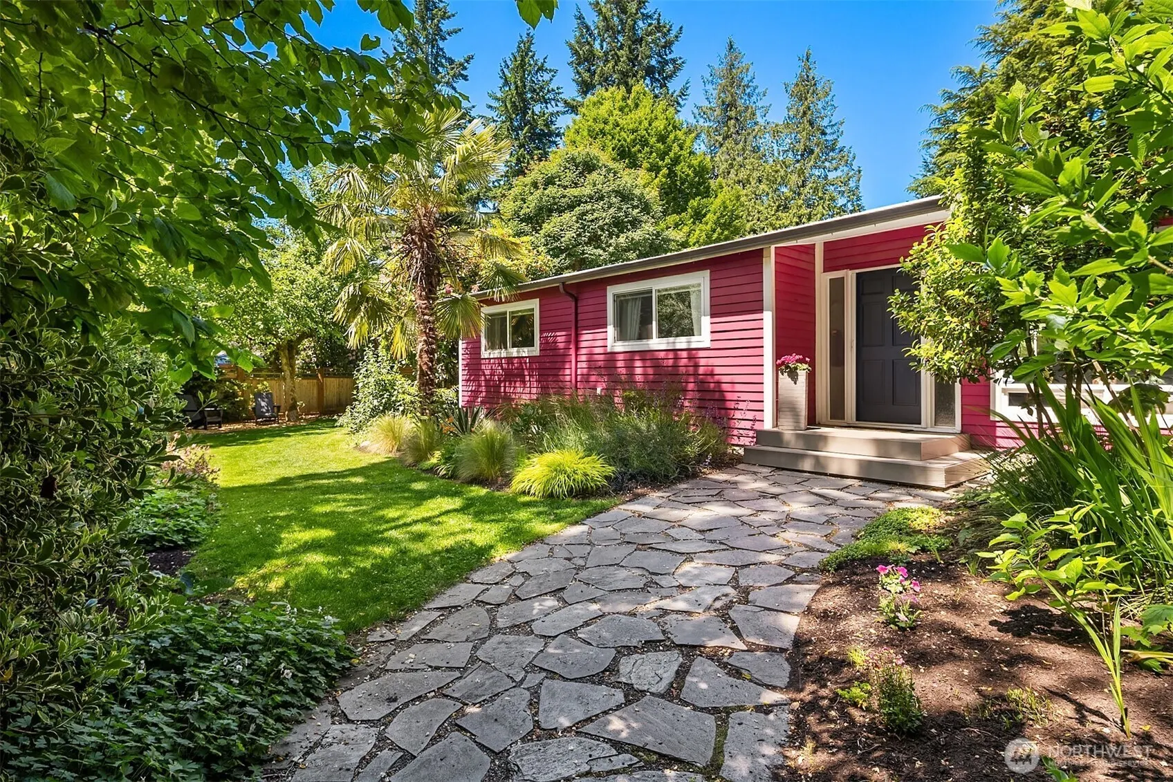 1552 N 128th Street , Seattle, WA 98133