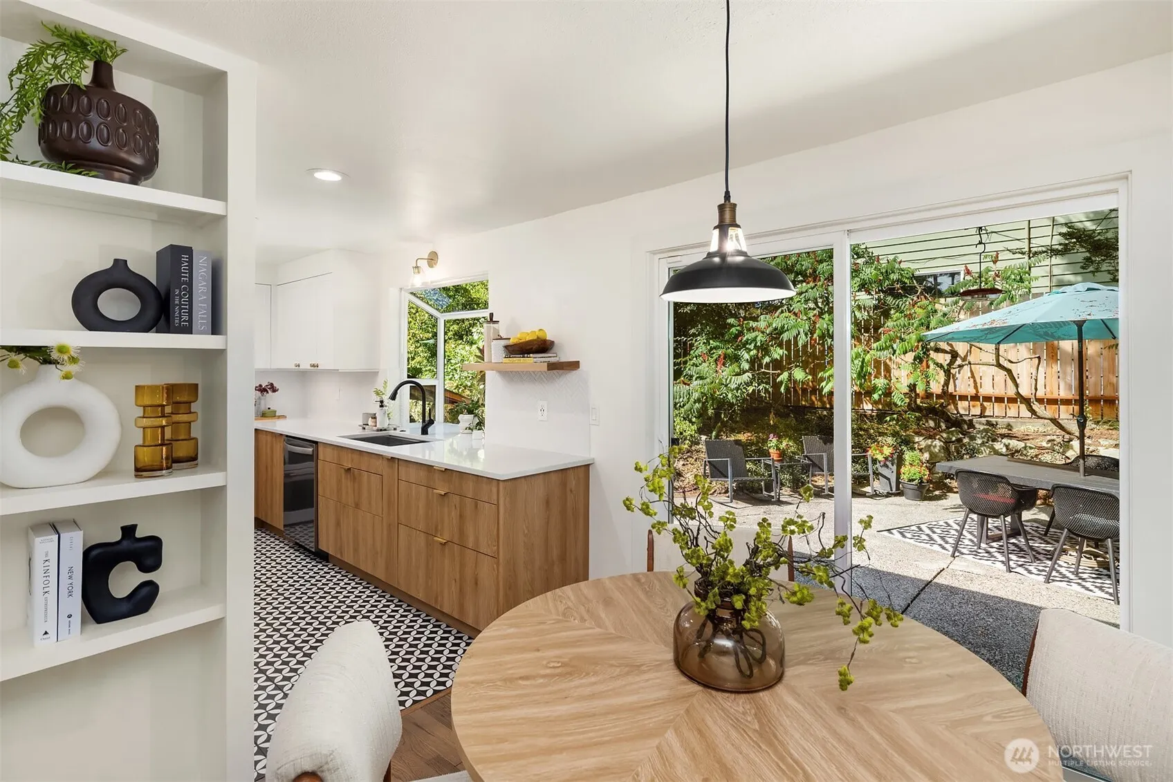 1552 N 128th Street , Seattle, WA 98133