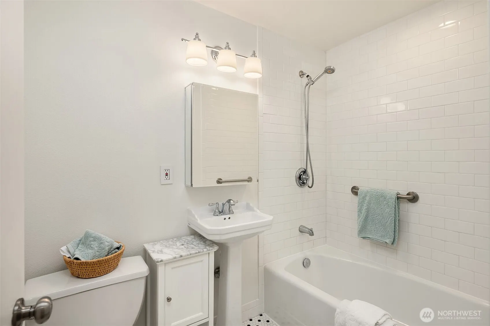 8701 35th Avenue NE #9, Seattle, WA 98115