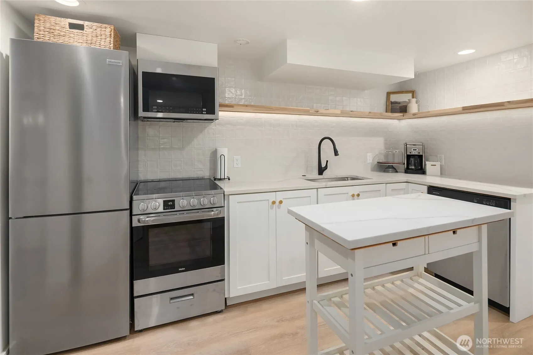 4827 NE 43rd Street , Seattle, WA 98105