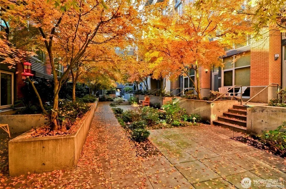 530 Broadway Avenue E #202, Seattle, WA 98102
