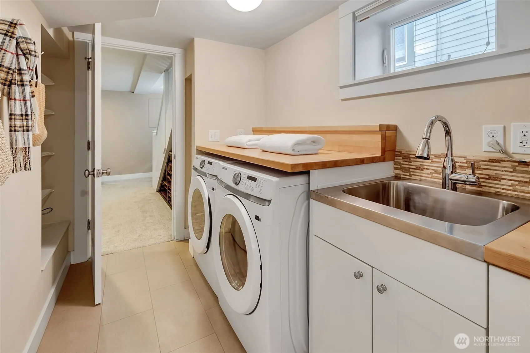 1834 N 54th Street , Seattle, WA 98103