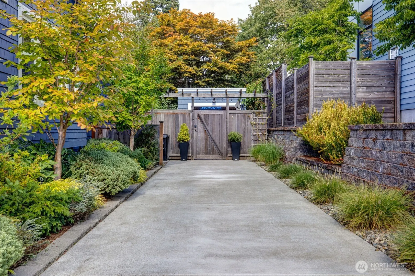 1834 N 54th Street , Seattle, WA 98103