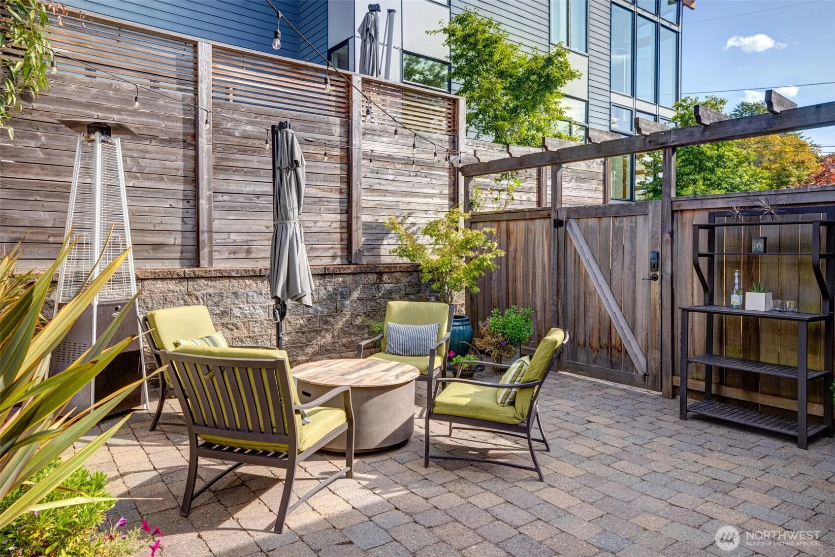 1834 N 54th Street , Seattle, WA 98103